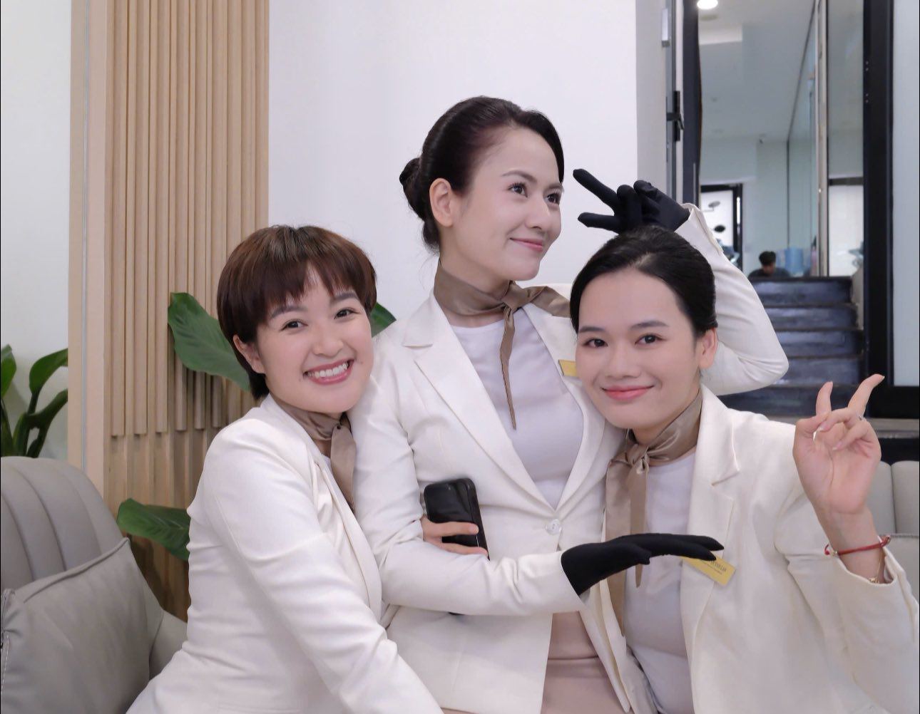 Nữ nhân viên bị "ghét cay ghét đắng" trong Gió ngang qua khoảng trời xanh - 1