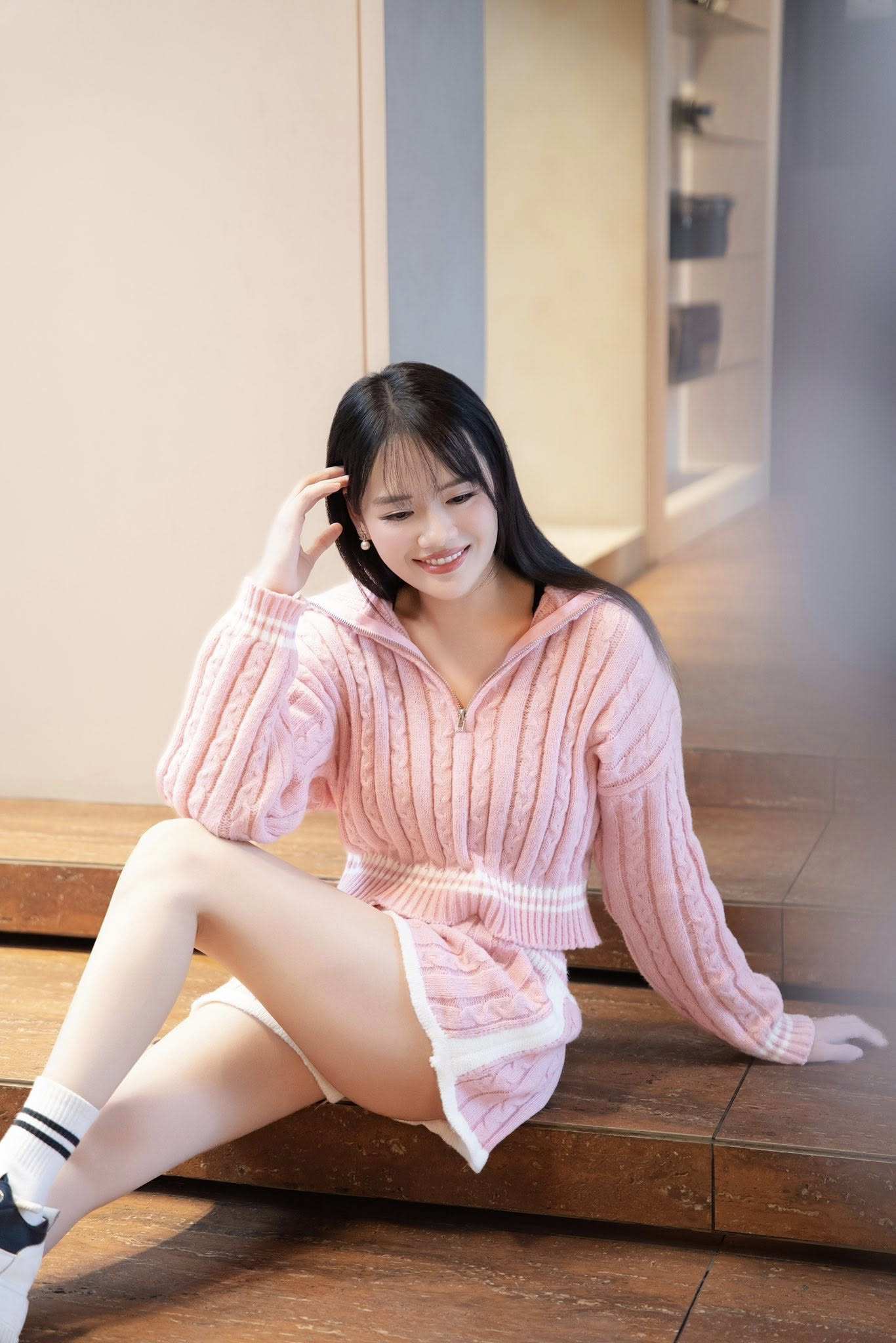 Nữ nhân viên bị "ghét cay ghét đắng" trong Gió ngang qua khoảng trời xanh - 8