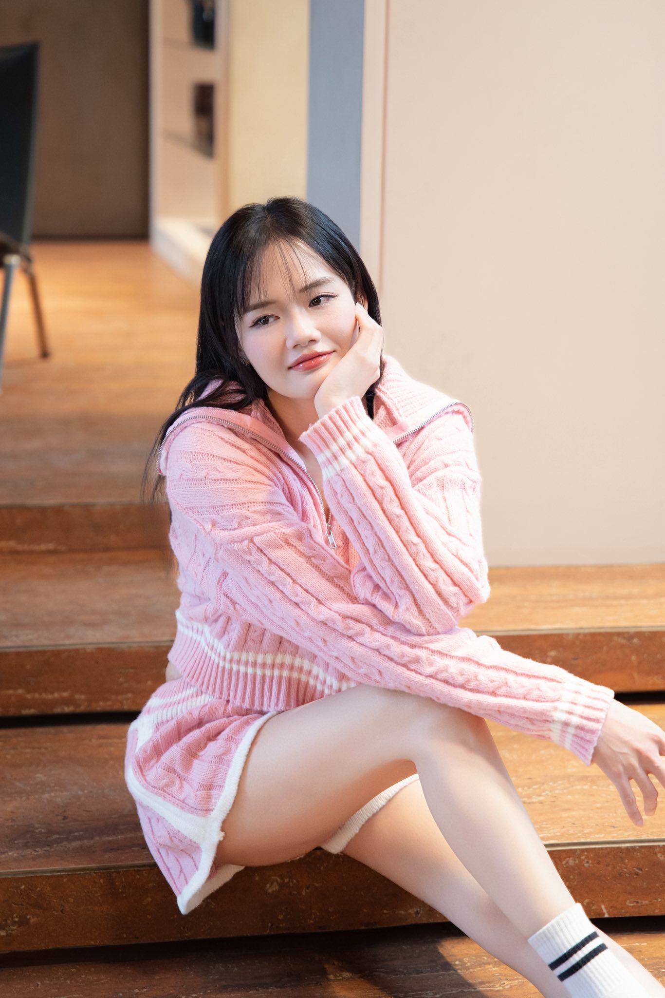 Nữ nhân viên bị "ghét cay ghét đắng" trong Gió ngang qua khoảng trời xanh - 7