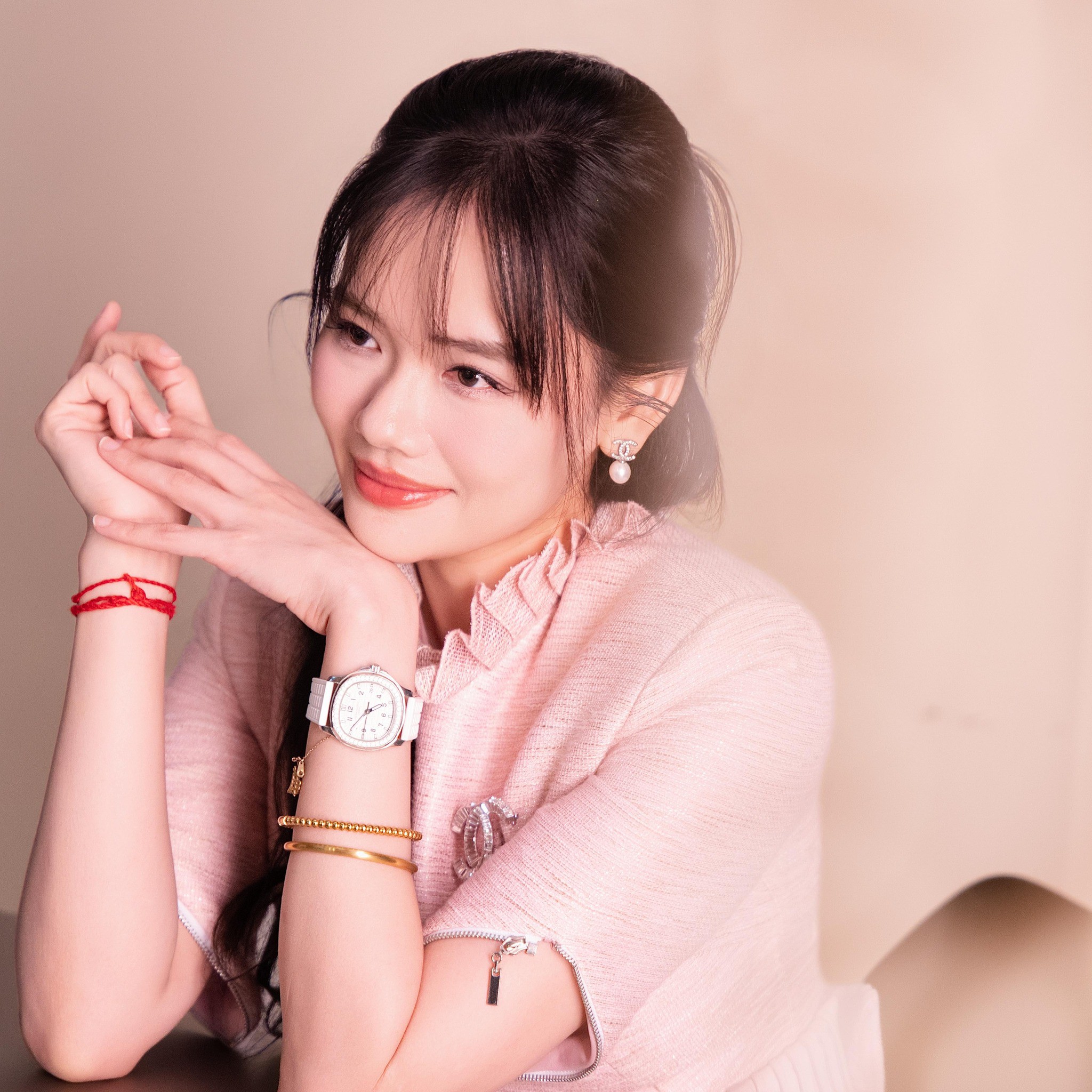 Nữ nhân viên bị "ghét cay ghét đắng" trong Gió ngang qua khoảng trời xanh - 9