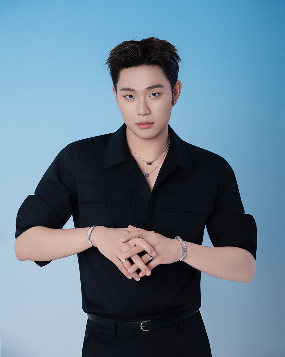 Bộ sưu tập FOREVER lấy cảm hứng từ nghệ danh Dương Domic và tên FC Dopamine để tạo thành biểu tượng vô cực. Ảnh: STYLE by PNJ