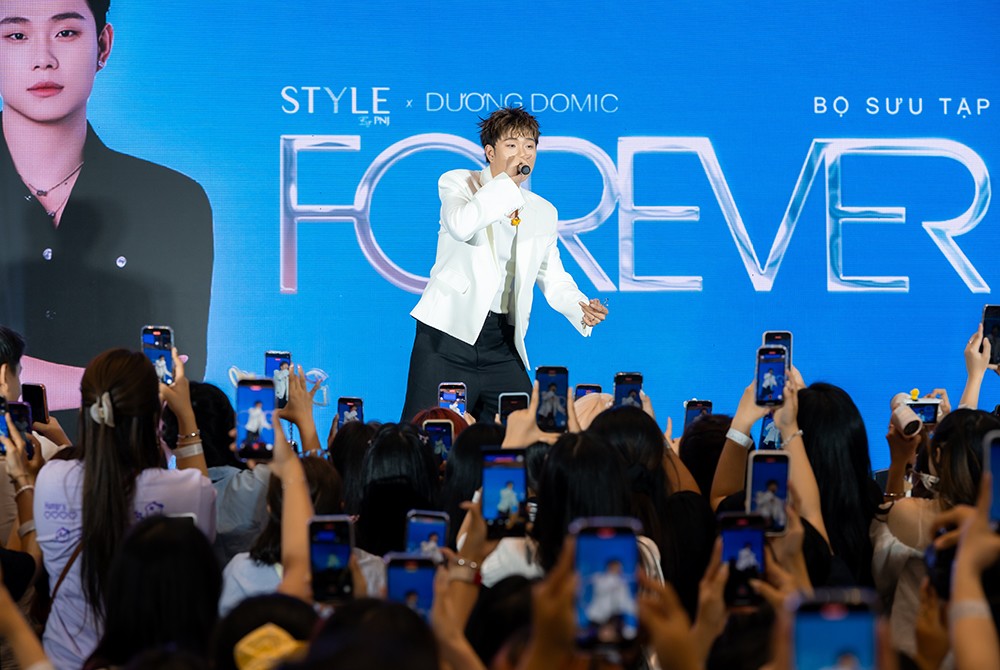 Tiếng hò reo vang dội, ánh mắt xúc động và những lời chia sẻ chân thành từ Dương Domic đã góp phần tạo nên những khoảnh khắc đẹp, đọng lại trong lòng Dopamine. Ảnh: STYLE by PNJ