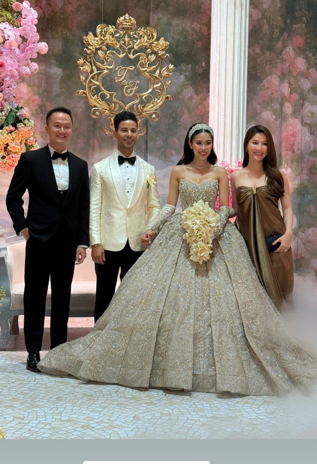 Cẩm Ly hát nhạc miền Tây ở lễ cưới con gái tỷ phú Johnathan Hạnh Nguyễn - 5