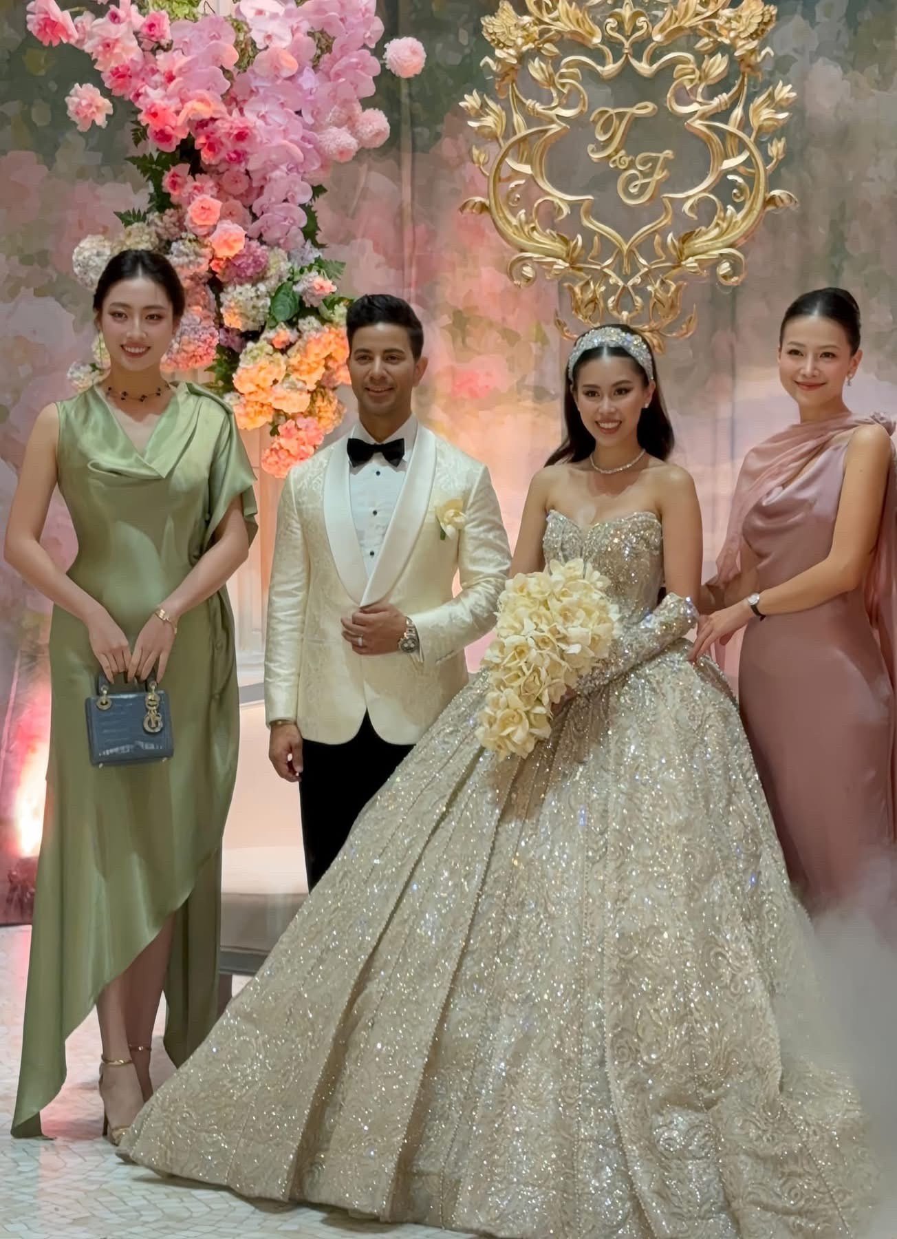 Cẩm Ly hát nhạc miền Tây ở lễ cưới con gái tỷ phú Johnathan Hạnh Nguyễn - 6