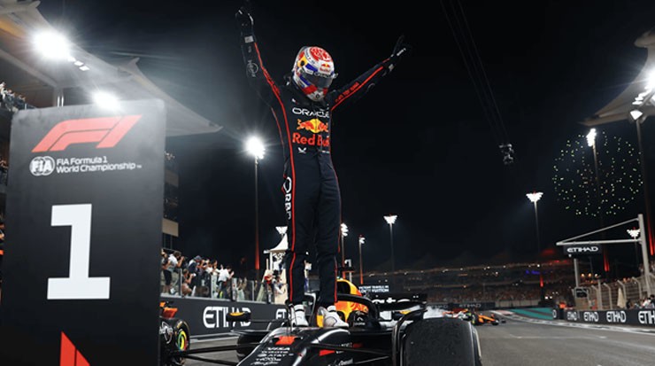 Verstappen giành chiến thắng cuối cùng của mùa giải