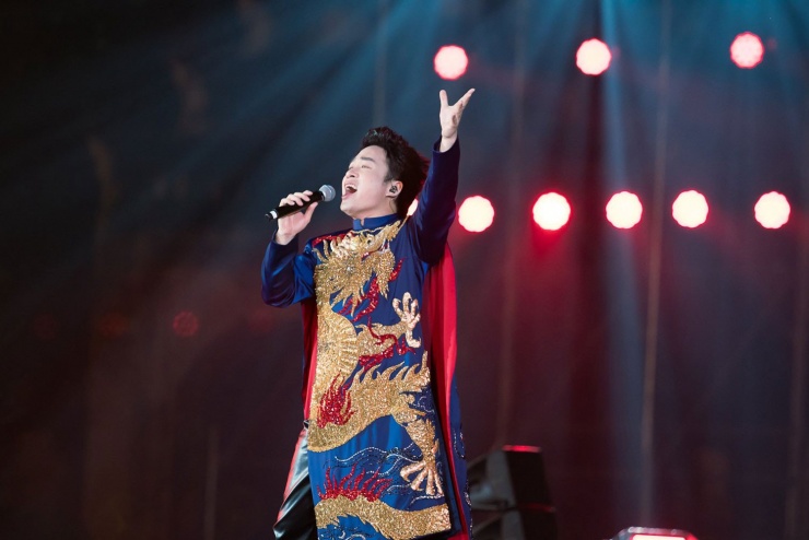 Ca sĩ Tùng Dương.