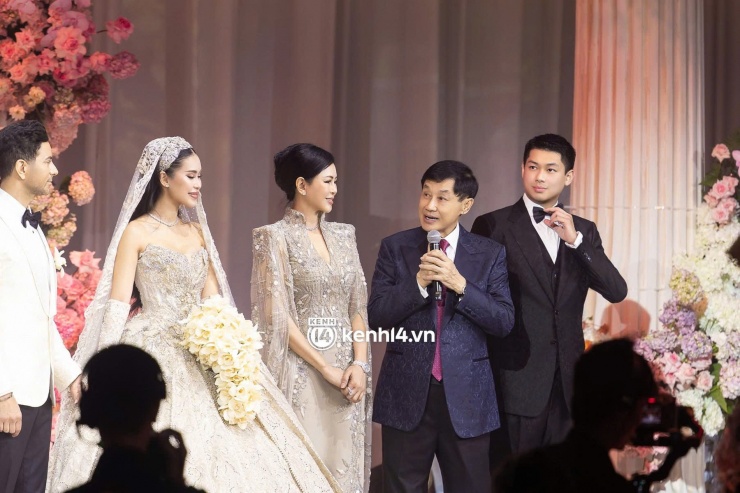 Người mẹ quyền lực của Tiên Nguyễn, là doanh nhân tỷ phú và sở hữu nhan sắc bền vững qua nhiều thập kỷ - 9