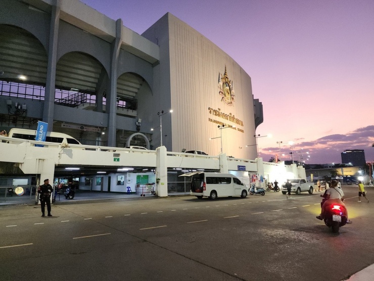 Quang cảnh sân Rajamangala chuẩn bị cho Lễ khai mạc SEA Games 33.