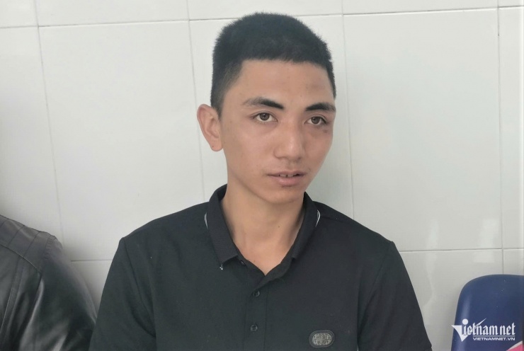 Anh Nguyễn Văn Ninh kể lại sự việc. Ảnh: Hà Nam