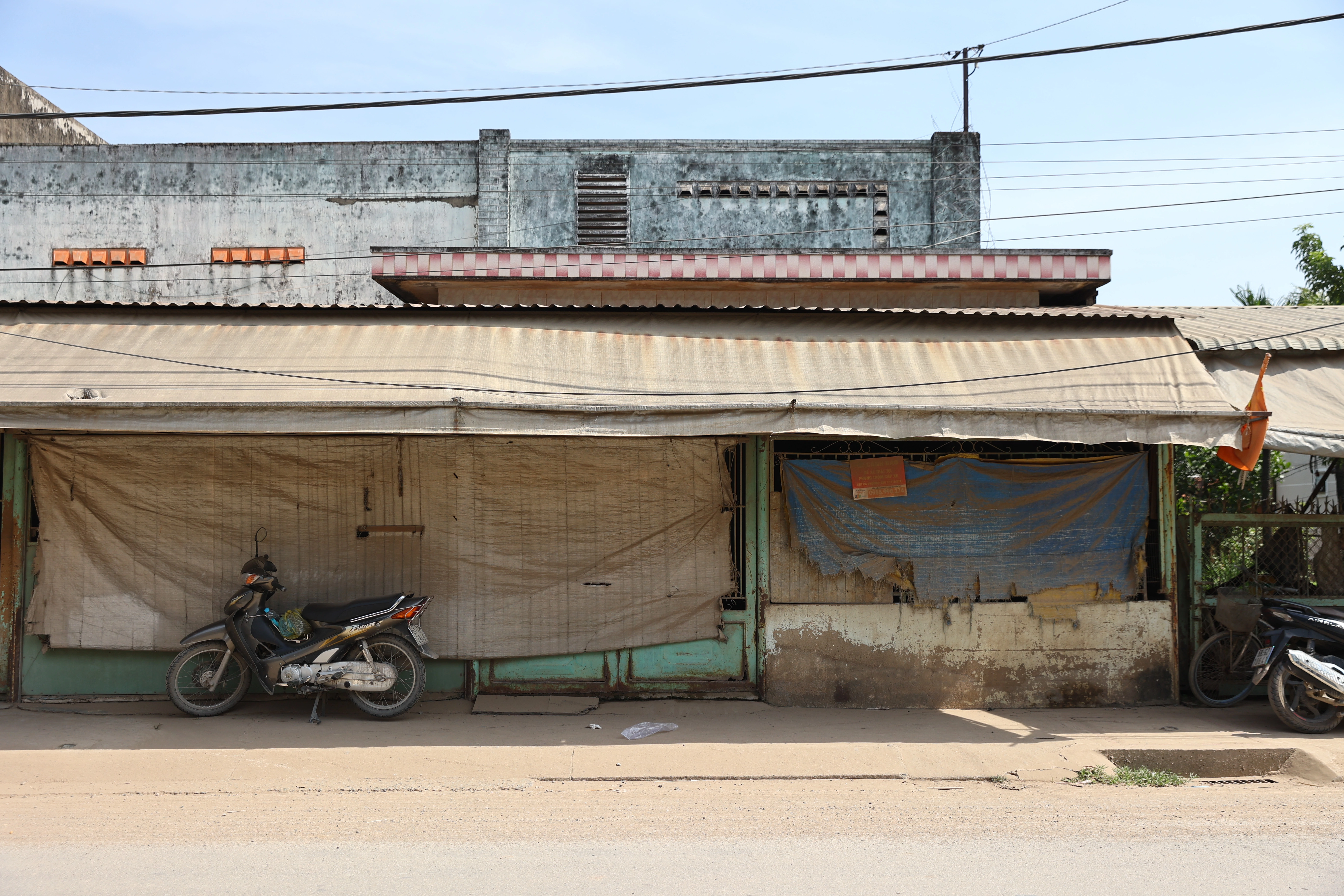 Bụi mịt mù trên đường gần công trường Vành đai 3 TP HCM - 5