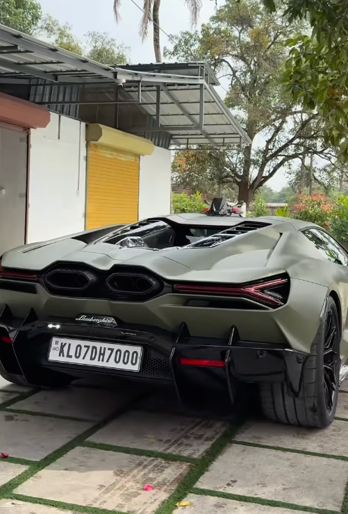 Đại gia chi hơn 700 triệu đấu giá biển số đẹp cho siêu xe Lamborghini - 1