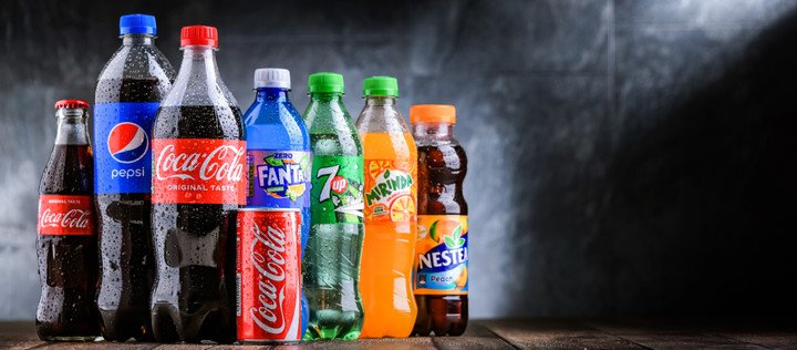 Đồ uống có gas khi gặp nhiệt độ cao rất dễ phồng, rò rỉ hoặc nổ. (Ảnh: Medium)