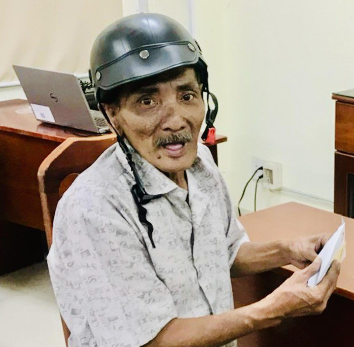 Nhưng ông vẫn luôn nỗ lực để mưu sinh dù tuổi cao sức yếu