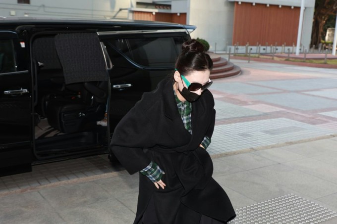 Trương Bá Chi không trò chuyện nhiều với truyền thông. Ảnh: HK01