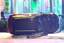 Nghi vấn lao ô tô vào 'đối thủ' khiến 3 người bị thương