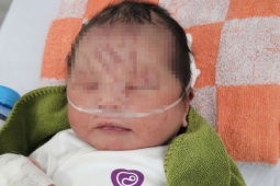 Tin tức trong ngày - CLIP: Thời khắc cứu sống bé sơ sinh bị bỏ rơi