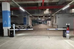 Chủ nhà 'dở khóc dở cười' vì chỗ gửi xe giảm giá 80%