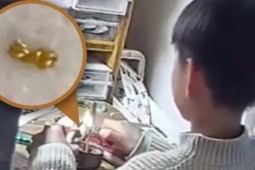 Bạn trẻ - Cuộc sống - Con trai mang vàng đi tặng cho các bạn cùng lớp khiến mẹ sốc nặng