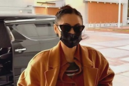 Trương Bá Chi khóc ở tòa