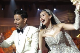 Thời trang - Tiên Nguyễn được khen 'khéo tôn vinh quê chồng' qua váy cưới