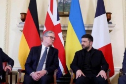 Thế giới - Mỹ “chiều ý” Nga, châu Âu quyết ủng hộ Ukraine