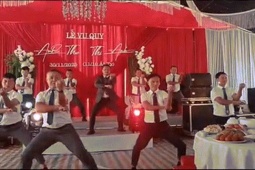 Đám cưới ở Hà Tĩnh, bố cô dâu tặng màn múa võ Karate 'cực ngầu'