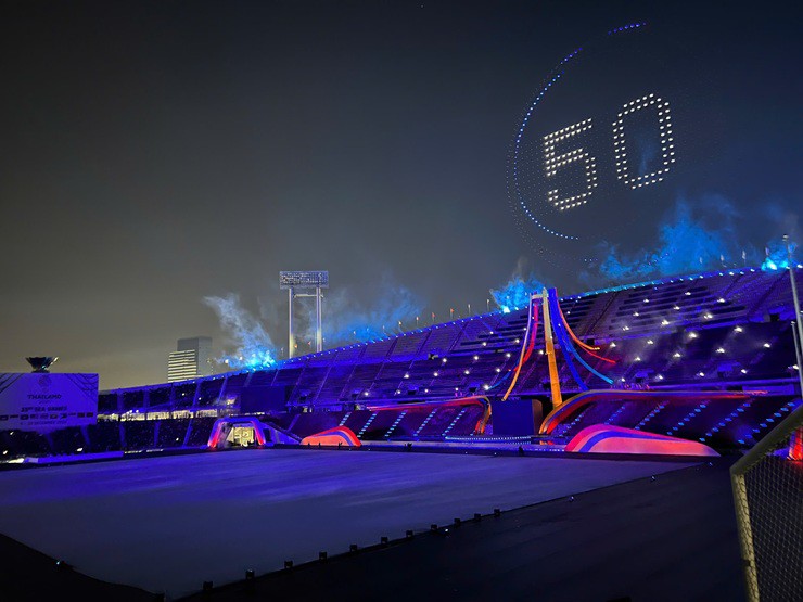 Khai mạc SEA Games 33: Thanh Thúy cầm cờ Việt Nam, nữ hoàng Olympic châm đuốc - 29