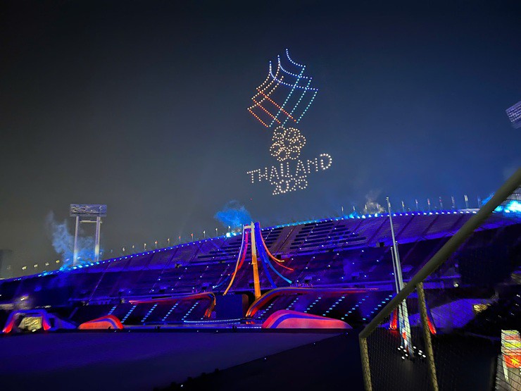 Khai mạc SEA Games 33: Thanh Thúy cầm cờ Việt Nam, nữ hoàng Olympic châm đuốc - 32