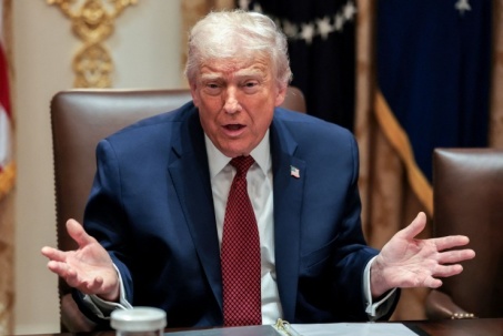 Ông Trump cho Nvidia bán H200 vào Trung Quốc, đổi lại Washington lấy 1/4 doanh thu