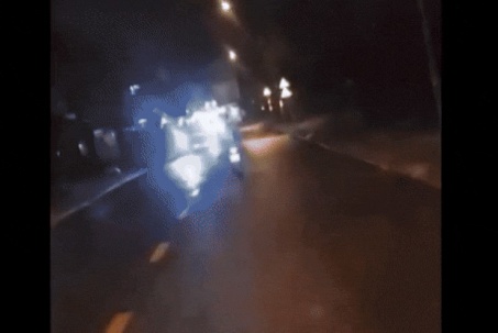 Thiếu niên điều khiển xe máy ‘bốc đầu’ trên đường bị phạt nặng, tịch thu phương tiện