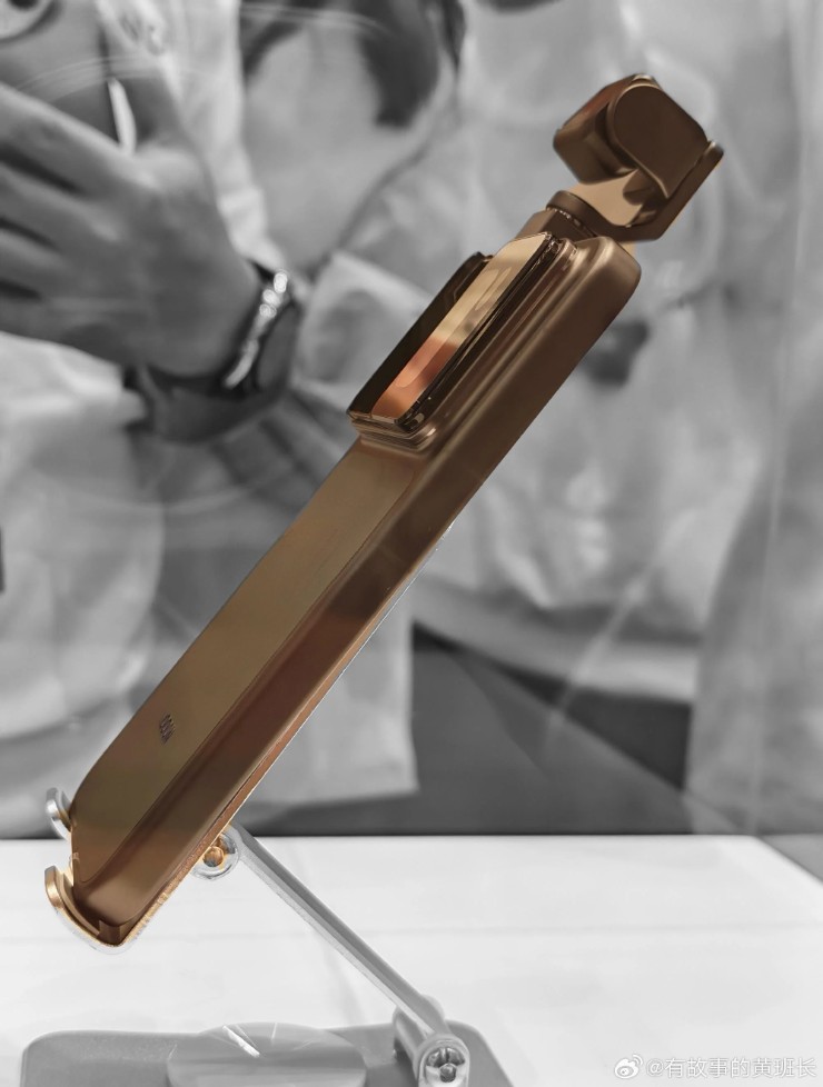 Một số hình ảnh nguyên mẫu Robot Phone được Honor trình diễn hồi tháng 10.