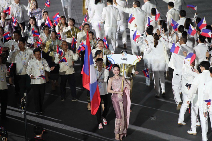 Khai mạc SEA Games 33: Thanh Thúy cầm cờ Việt Nam, nữ hoàng Olympic châm đuốc - 10