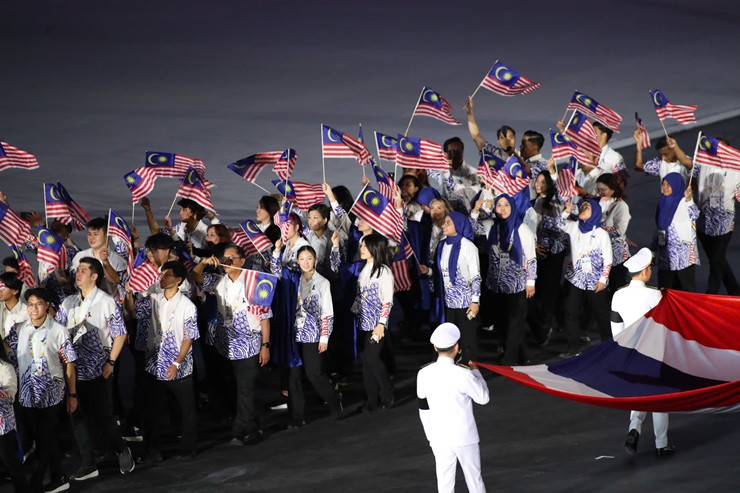 Khai mạc SEA Games 33: Thanh Thúy cầm cờ Việt Nam, nữ hoàng Olympic châm đuốc - 8