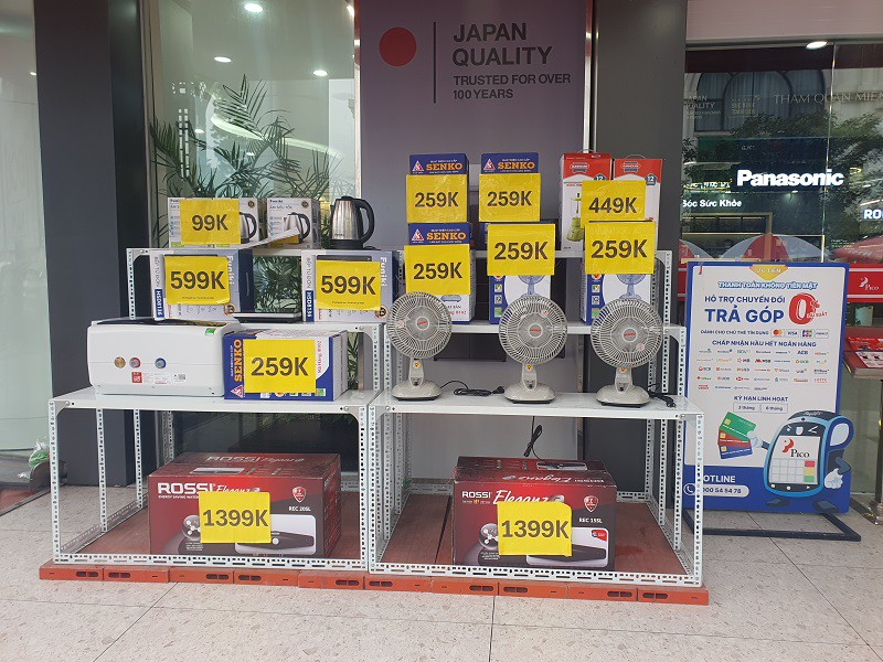 Loạt sản phẩm giảm giá lên đến 70% nhân dịp cuối năm.