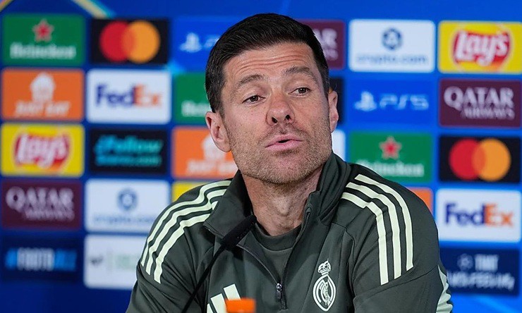 Real Madrid đại chiến Man City: Alonso lên tiếng về tương lai, Mbappe bỏ tập - 1