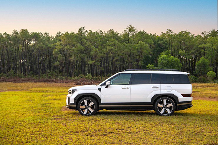 Santa Fe 5+2 "nuốt" trọn đồ đạc gia đình, CX-8 có làm được? - 10