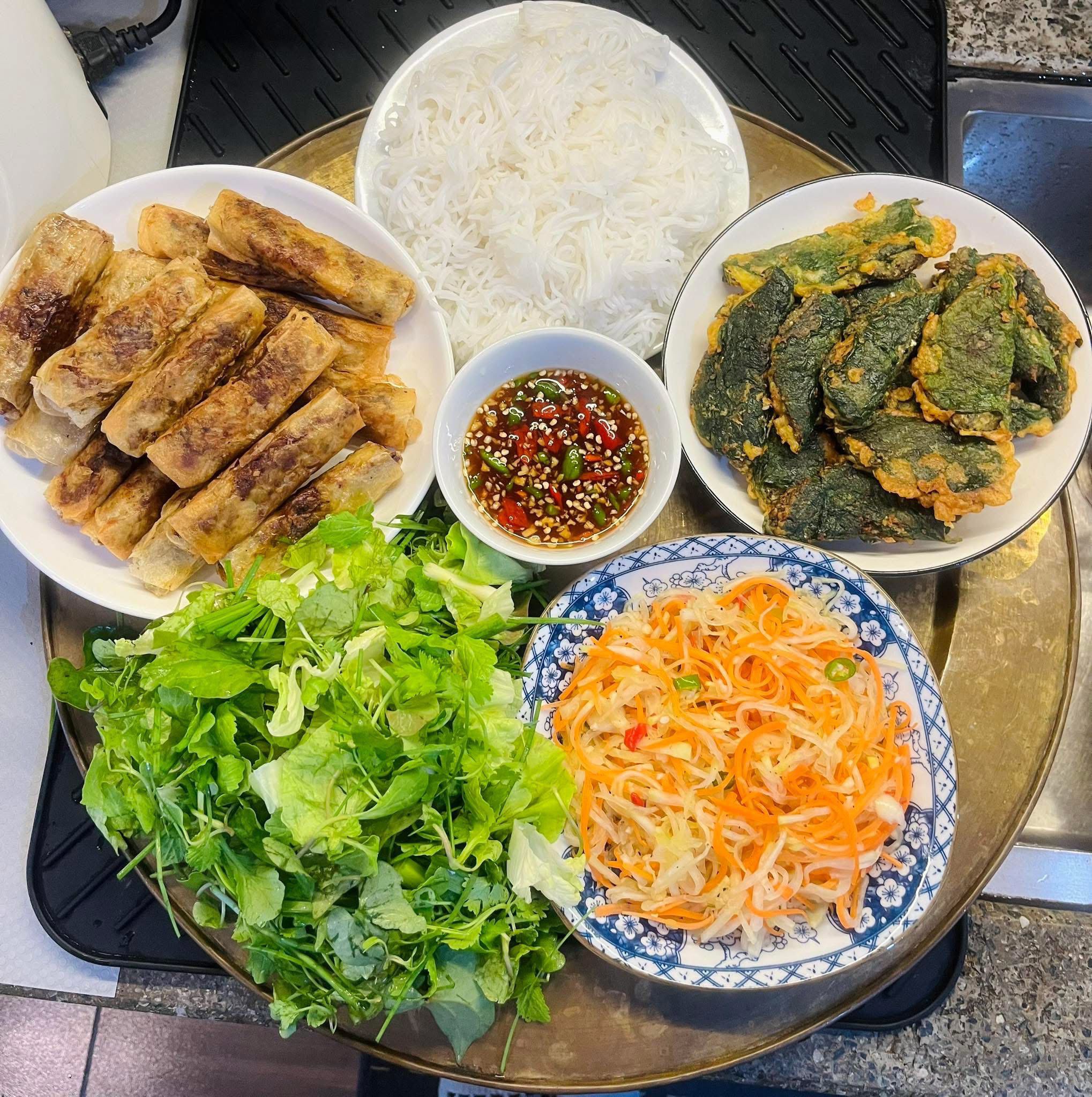 Nem rán - Chả cá lá lốt - Nộm xu hào cà rốt - Bún