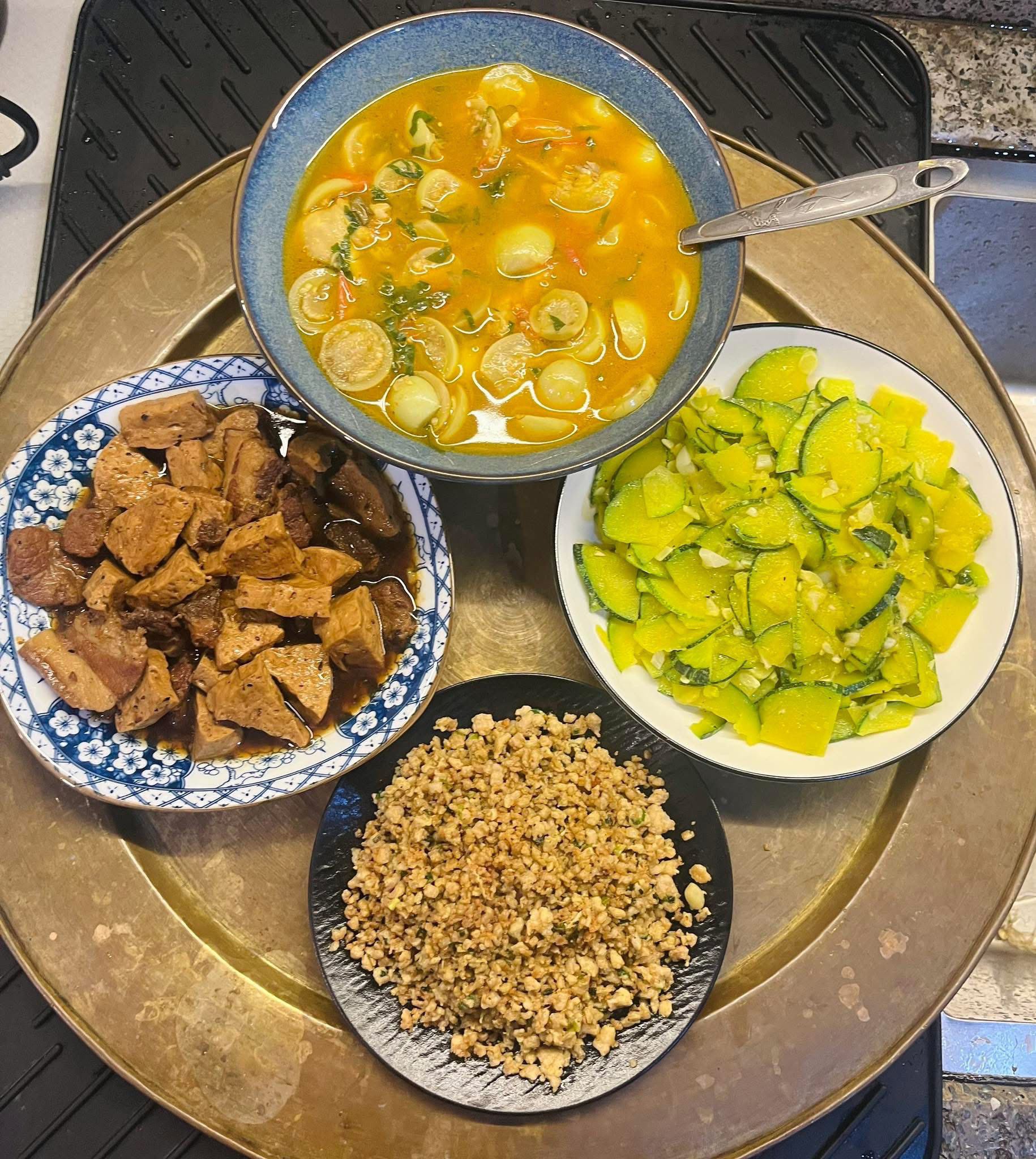 Canh cà nấu - Giò kho nước mắm - Thịt băm xào - Bầu non xào tỏi