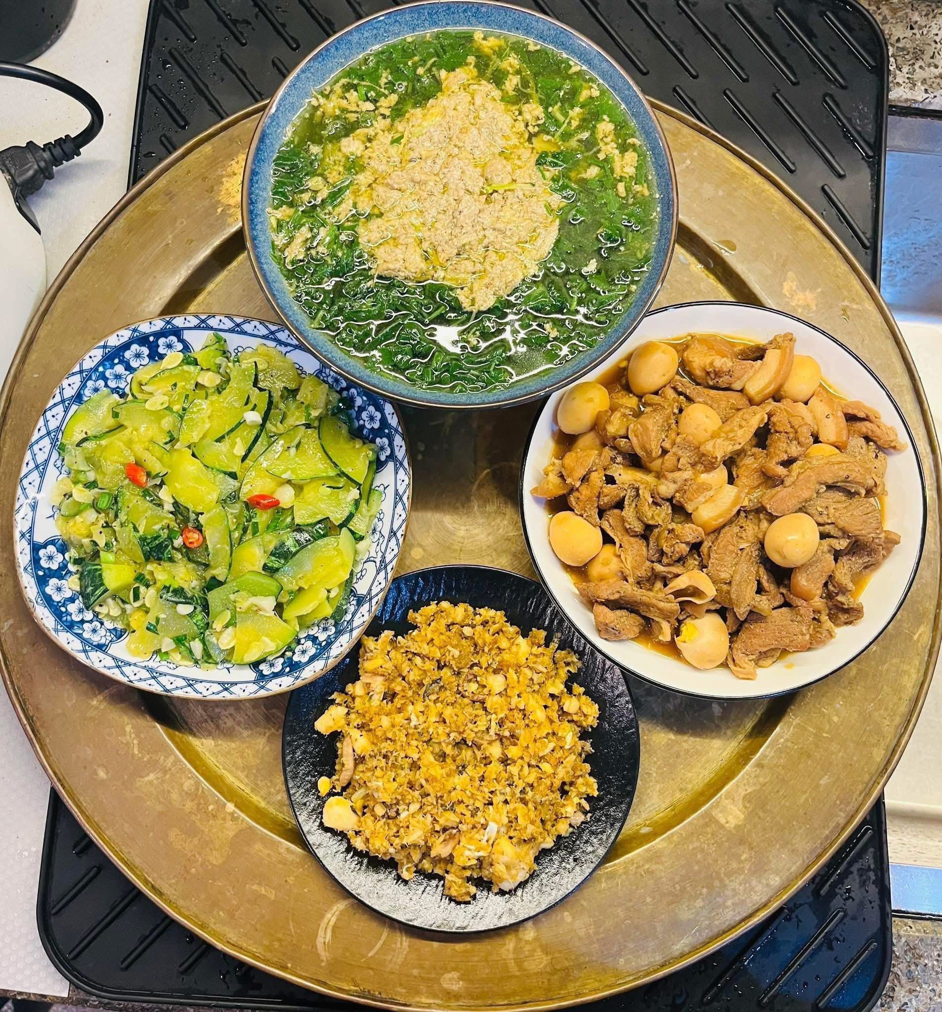 Canh cua rau khoai - Thịt lợn kho trứng cút - Thịt cá ngạnh rim - Bầu non xào