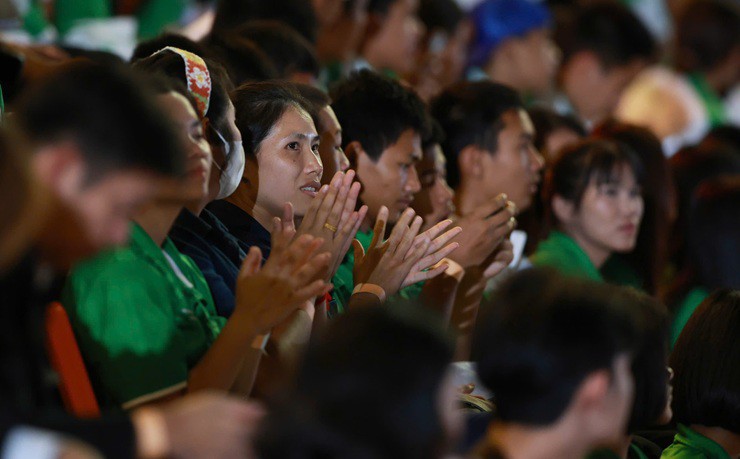 Khai mạc SEA Games 33: Thanh Thúy cầm cờ Việt Nam, nữ hoàng Olympic châm đuốc - 36