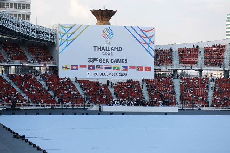 Khai mạc SEA Games 33: Thanh Thúy cầm cờ Việt Nam, nữ hoàng Olympic châm đuốc - 38