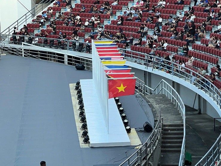 Khai mạc SEA Games 33: Thanh Thúy cầm cờ Việt Nam, nữ hoàng Olympic châm đuốc - 42