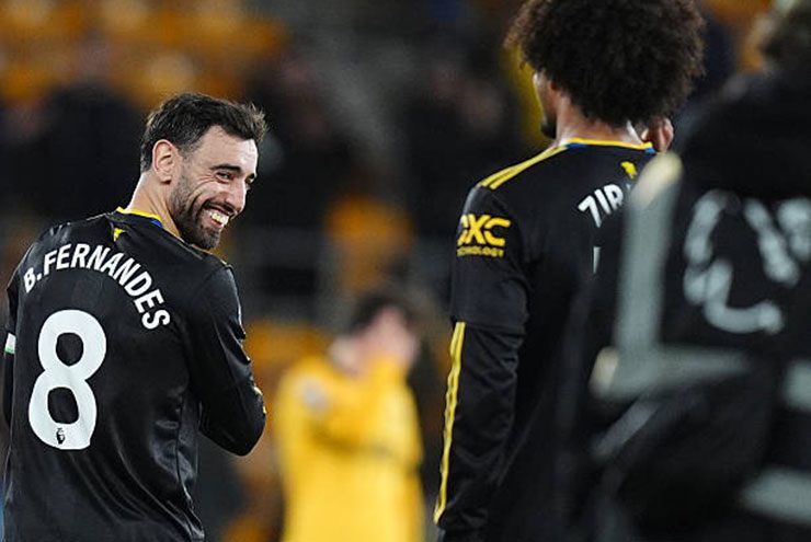 Các vi trí tấn công đều rất cơ động, điều họ cần là một Fernandes chơi gần họ hơn để kiến thiết bóng