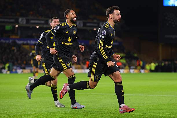 Fernandes tiếp tục thể hiện rằng anh chơi hay nhất khi đá ở vị trí "số 10"