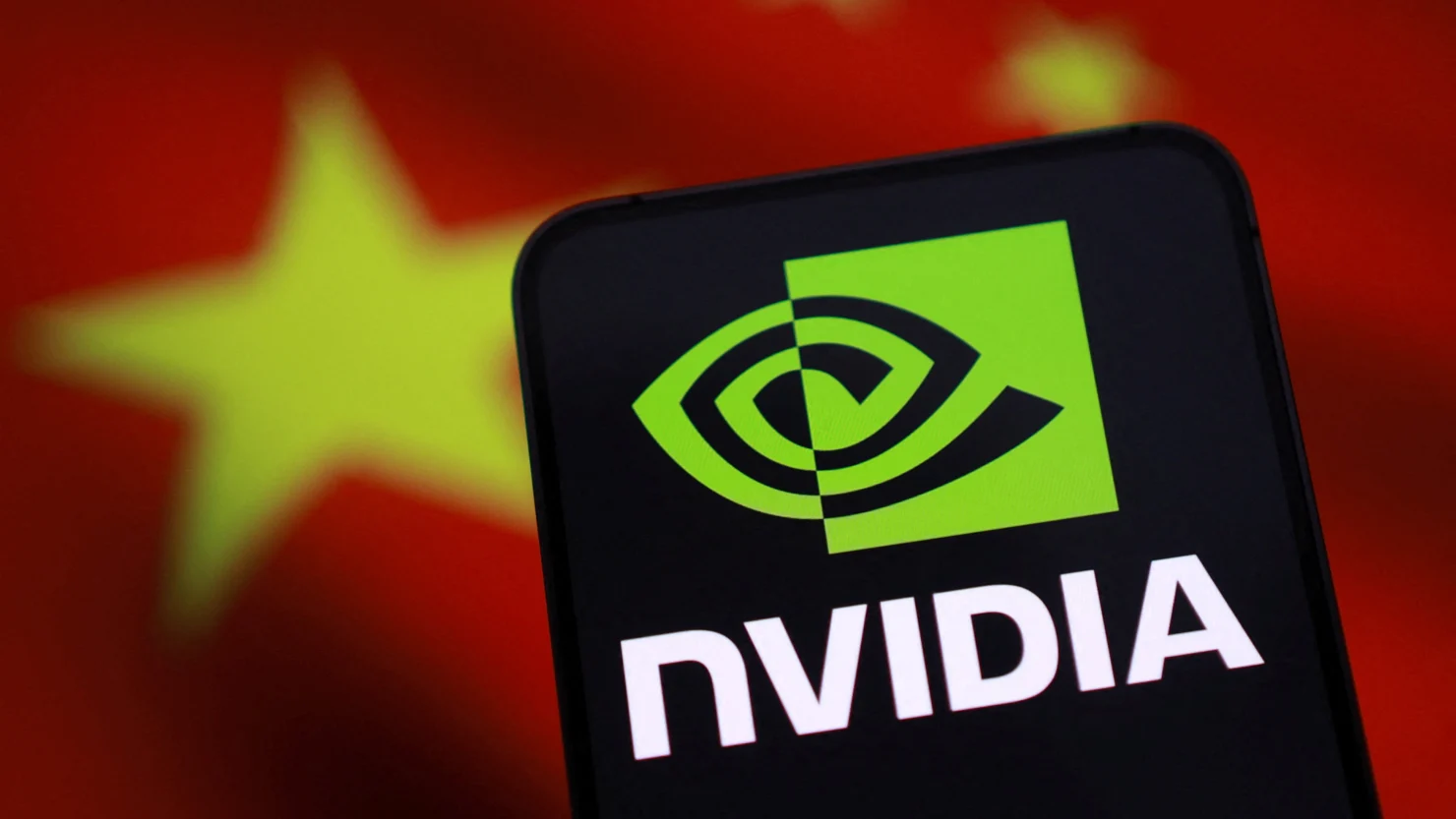 Ông Trump bật đèn xanh cho chip H200 của Nvidia: Mỹ hay Trung Quốc thắng thế? - 1