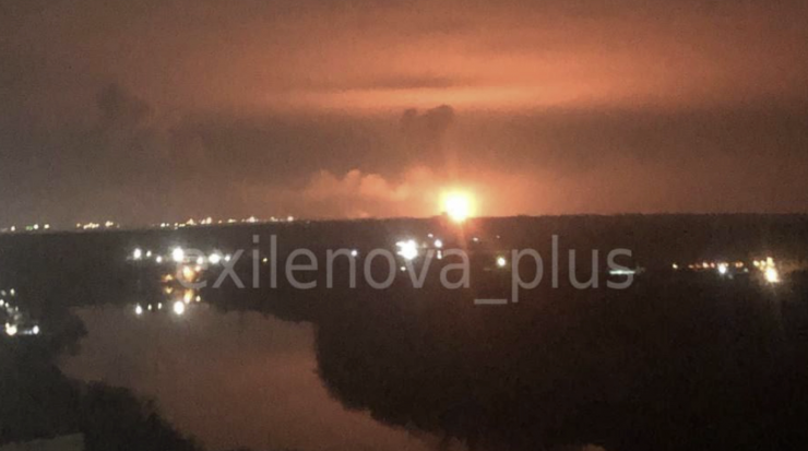 Điểm nóng xung đột ngày 10-12: Ukraine tấn công, kho năng lượng Nga cháy suốt 3 ngày - 1