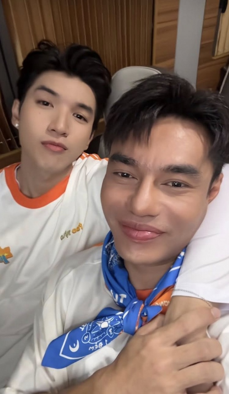 Diễn viên Lê Dương Bảo Lâm thân thiết rapper HIEUTHUHAI.