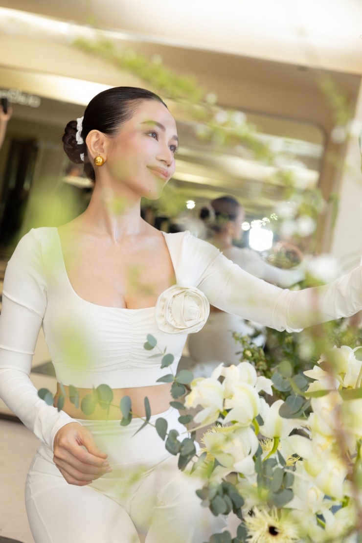 Ca sĩ Sĩ Thanh an yên tận hưởng cuộc sống sau ồn ào nghi vấn mặc hàng nhái.