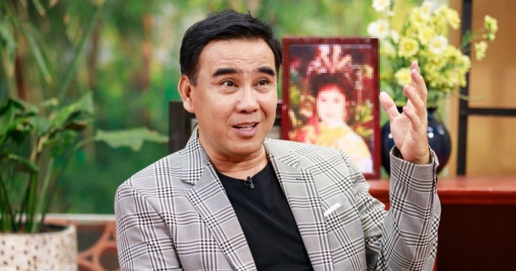 Quyền Linh đau đầu vì tin giả AI, đính chính tin bị bắt.