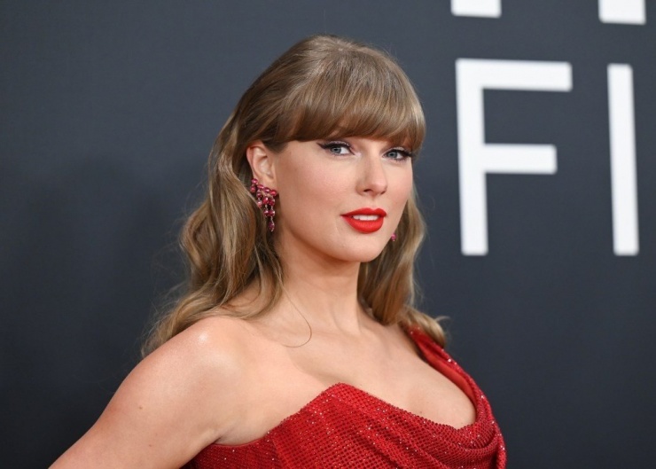 Taylor Swift là người có lượng vụ mạo danh bằng AI nhiều nhất năm 2025.